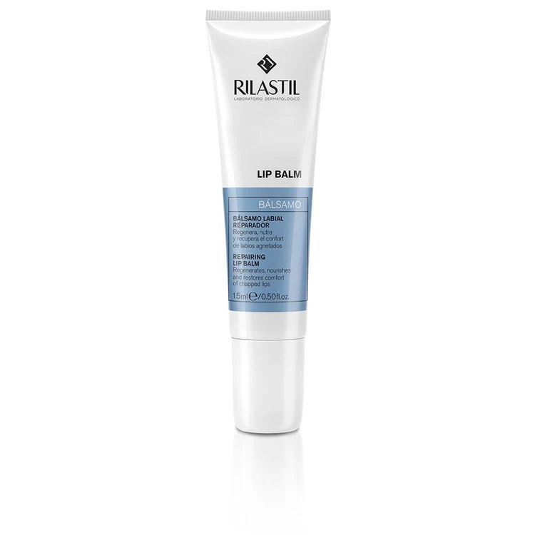 Rilastil Xerolact balsamo labbra nutriente con 15% di burro di karité e olio di argan per labbra morbide e idratate.